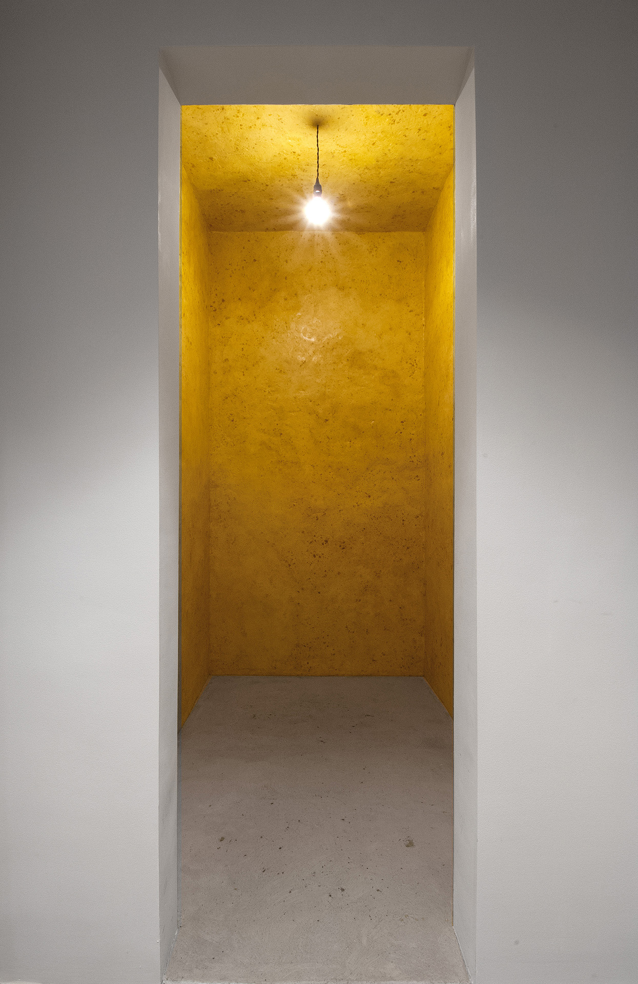 Beeswax room with light bulb